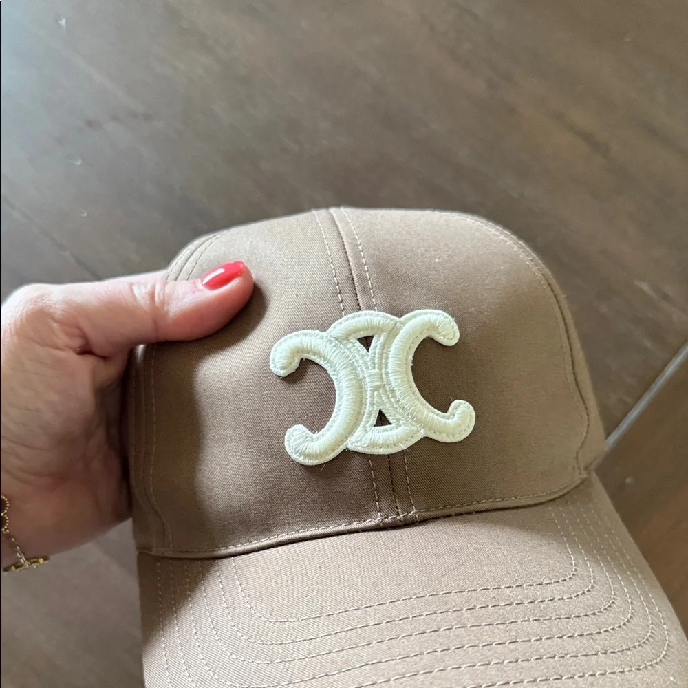 Authentic Celine hat. Never worn - Picture 2 of 8